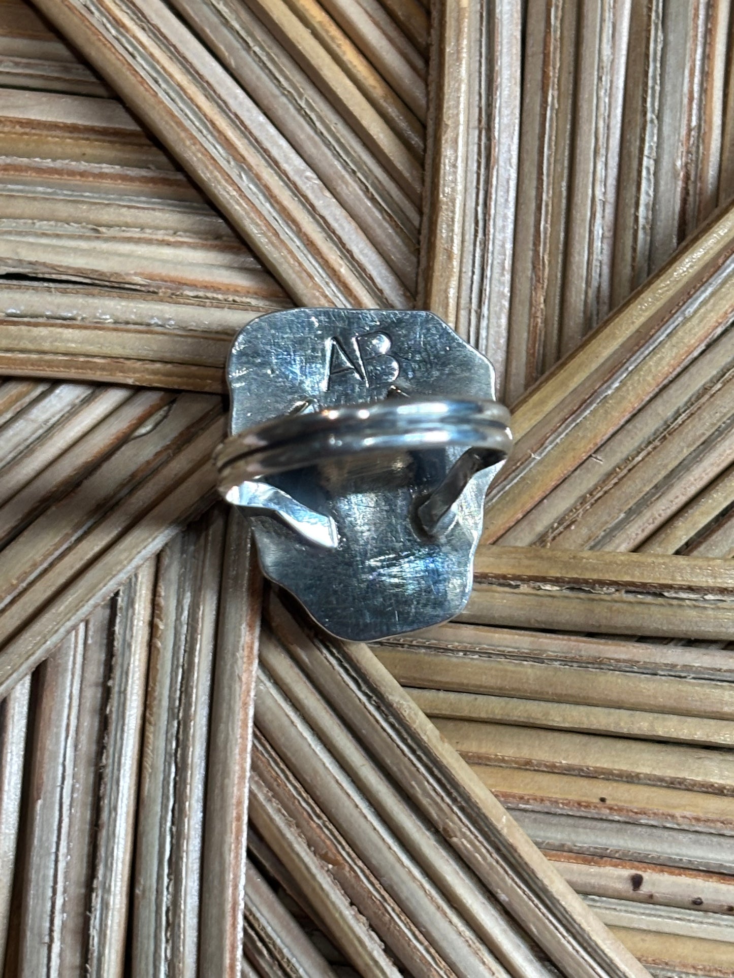 3 stone ring size 6