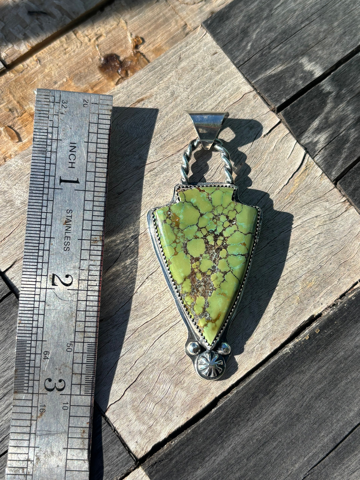 XL arrowhead pendant