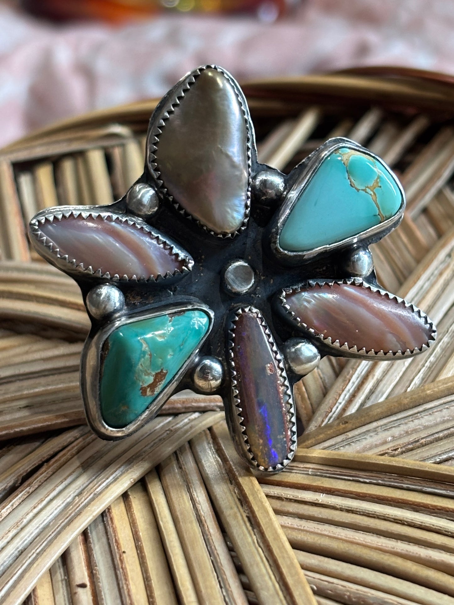 Flower power ring (adjustable)
